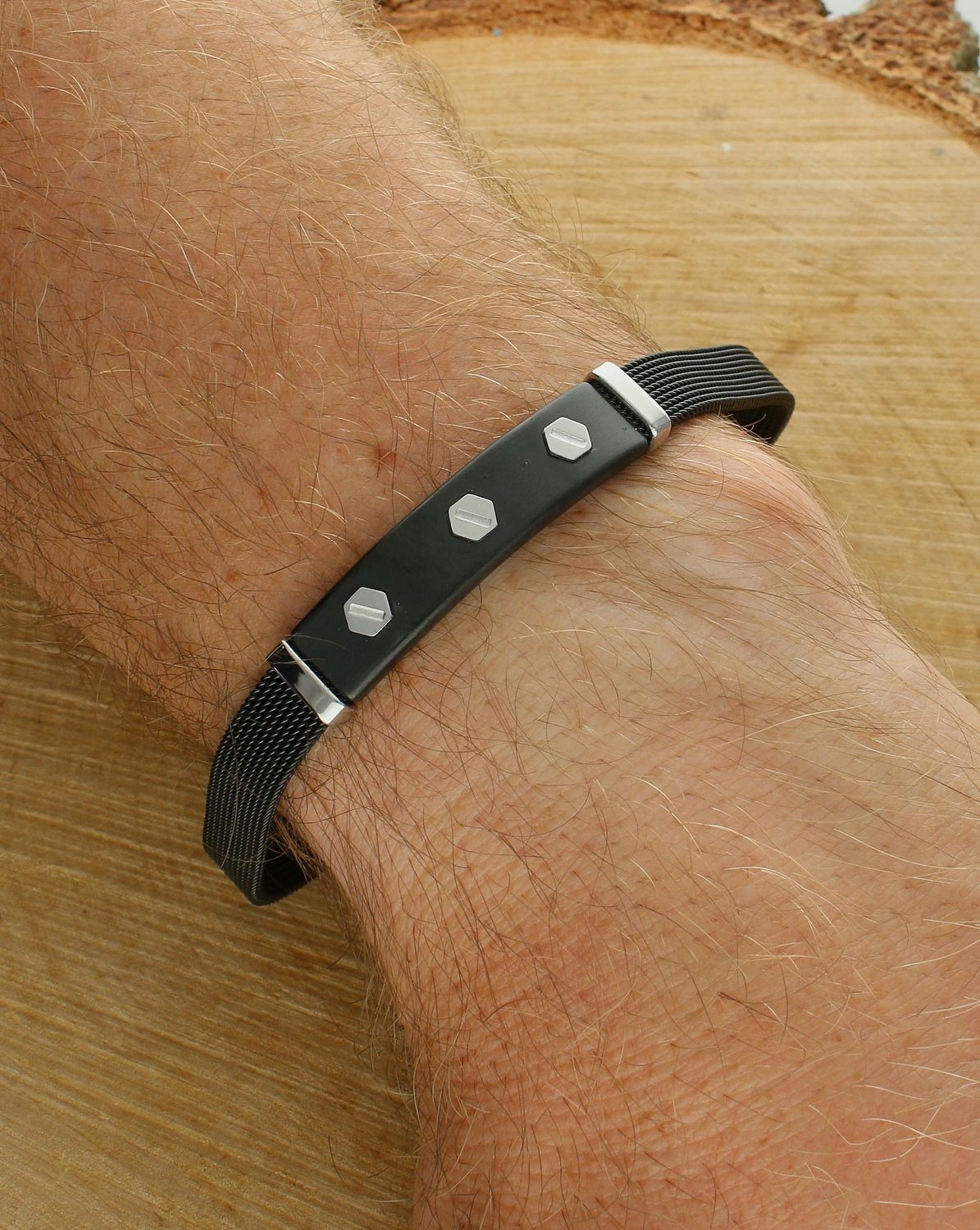 Bransoletka Męska czarna Nomination Sealover ze srebrnymi śrubkami 135004 032.png